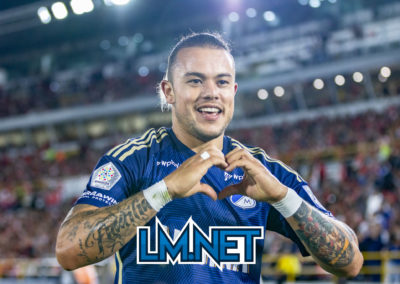 Leonardo Castro llegó a 40 goles con Millonarios en 89 partidos. Marco inmejorable; gol para la victoria en el clásico capitalino ante Santa Fe.