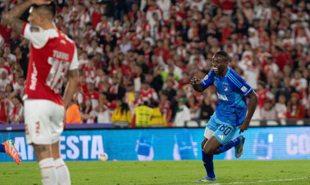 Millonarios gana el clásico en el último minuto y sigue con vida